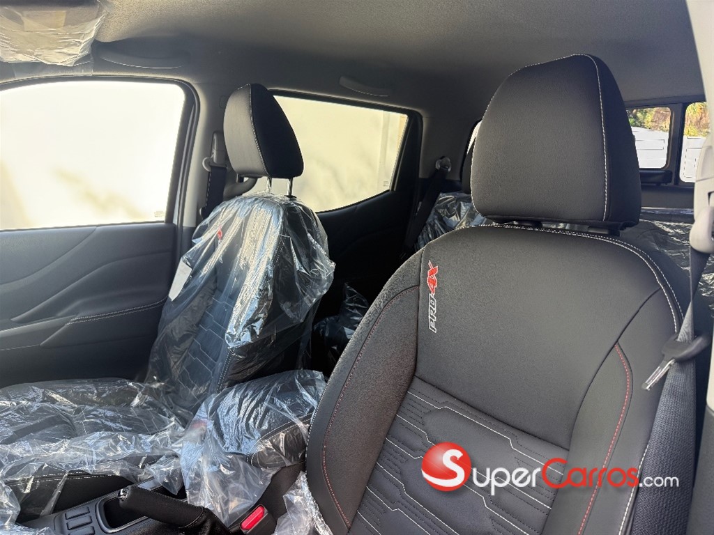 2026 Nissan Navara PRO X4 — foto 9 / 11
