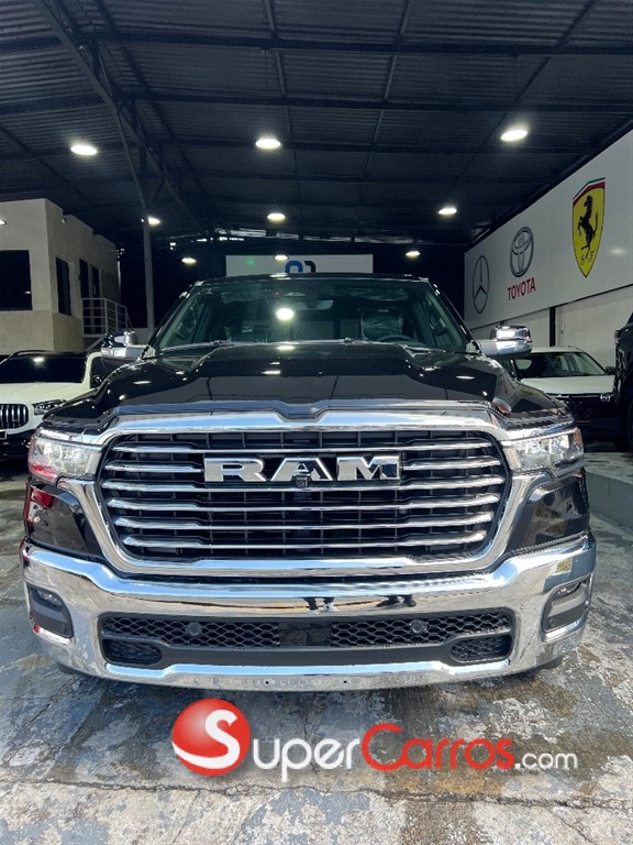 2025 Dodge Ram Laramie — foto 2 / 12