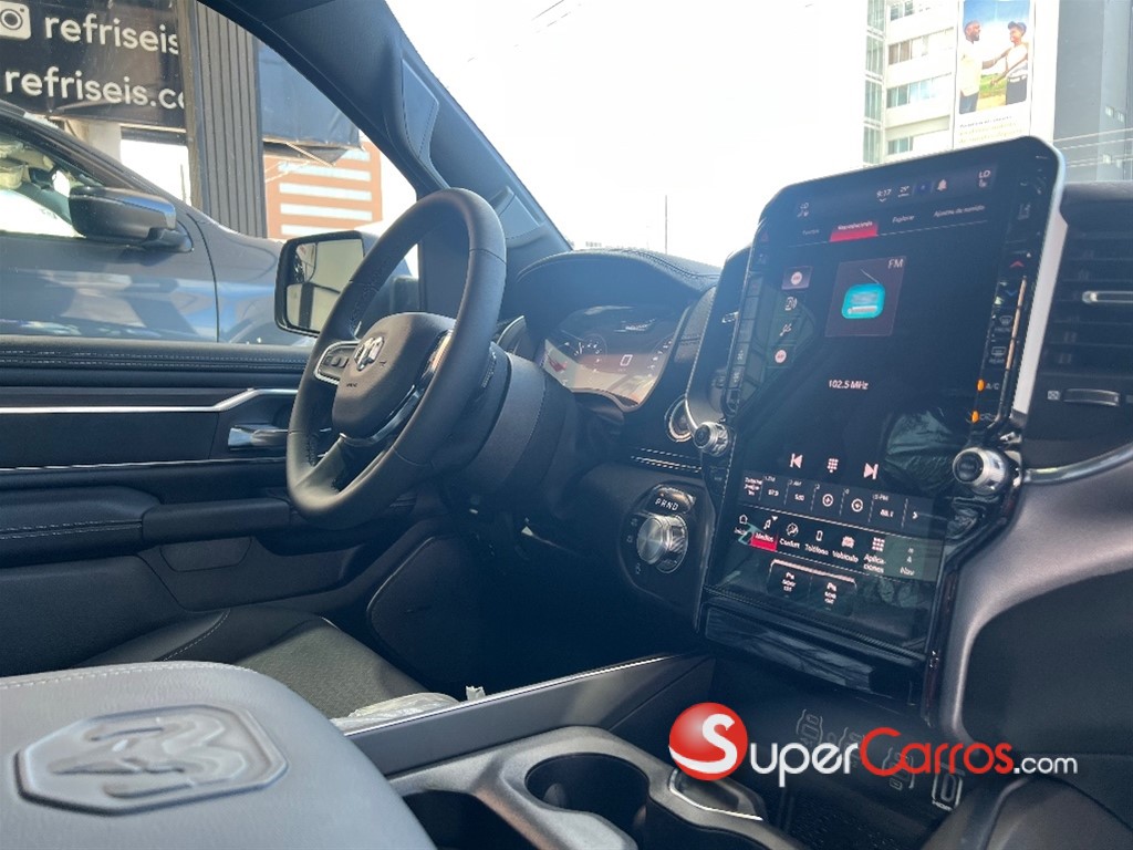 2025 Dodge Ram Laramie — foto 10 / 12