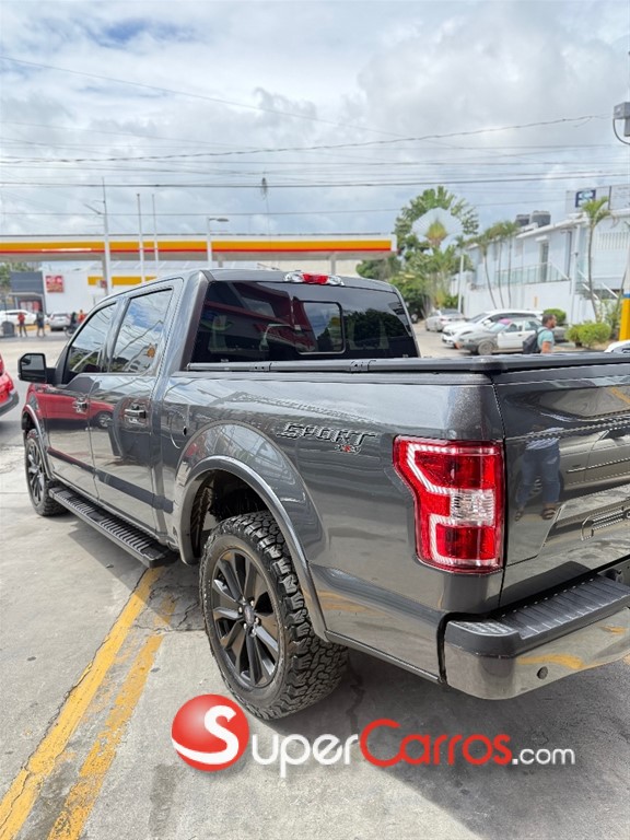2019 Ford F 150 XLT — foto 4 / 8