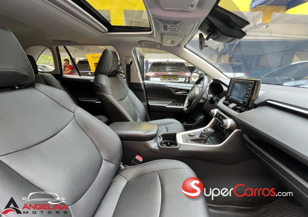 2022 Toyota RAV4 XLE Hybrid — foto 7 / 10