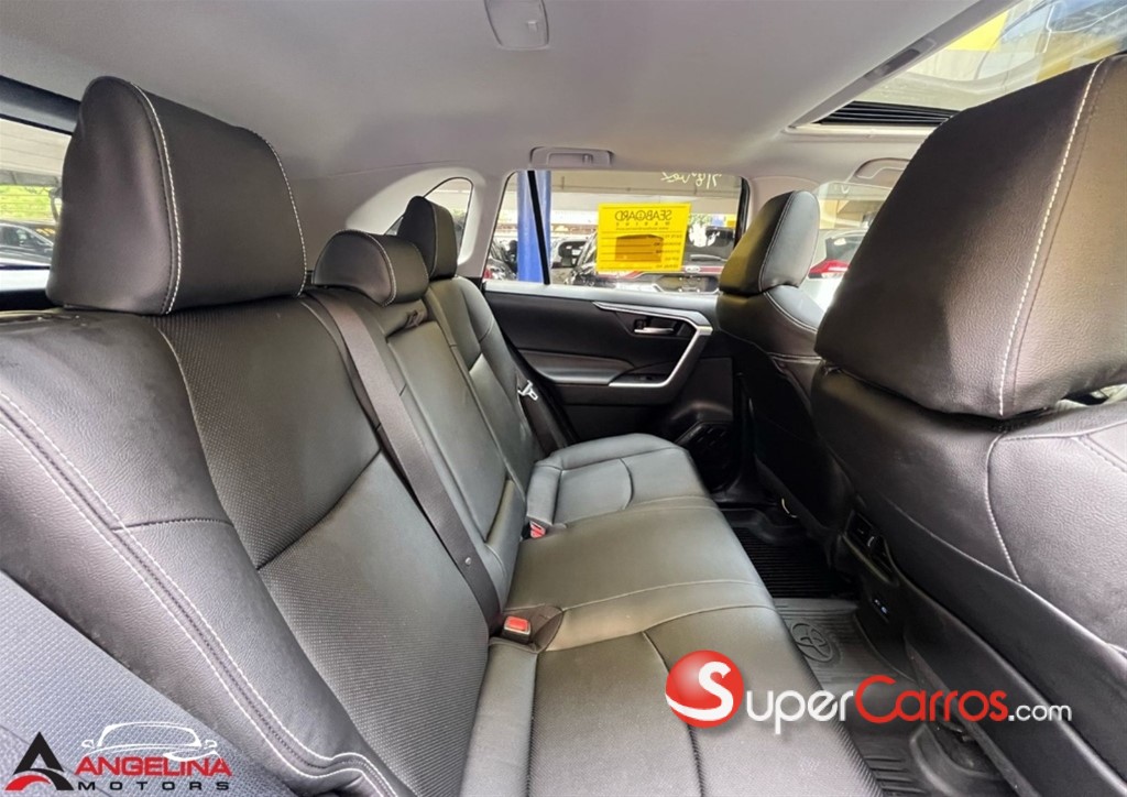 2022 Toyota RAV4 XLE Hybrid — foto 8 / 10