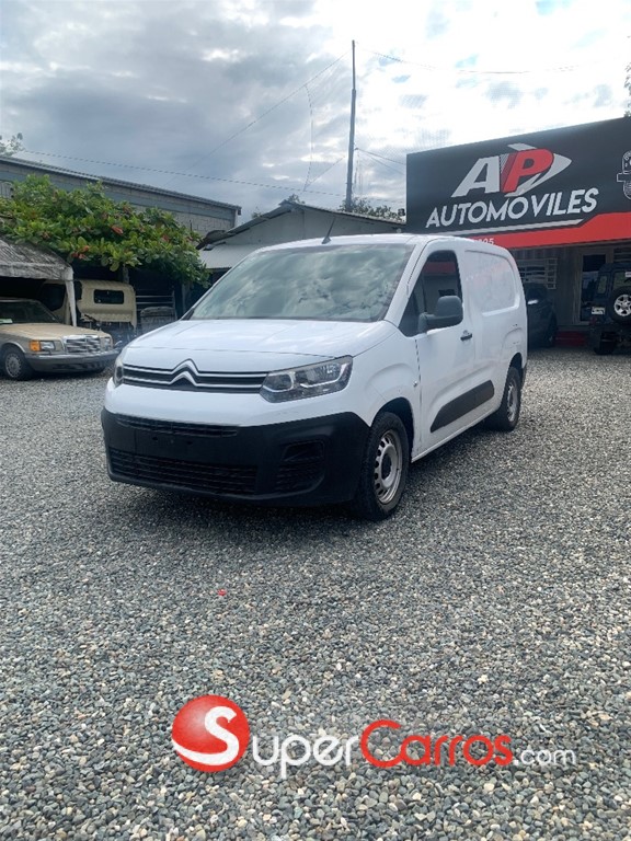 2020 Citroen Berlingo — foto 2 / 7