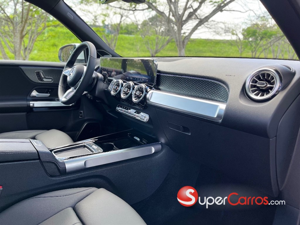 2025 Mercedes-Benz Clase GLB 200 Progressive — foto 9 / 12