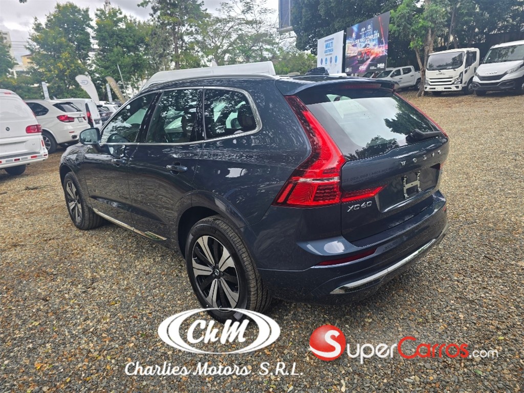 2025 Volvo XC60 Plus Recharge — foto 4 / 11