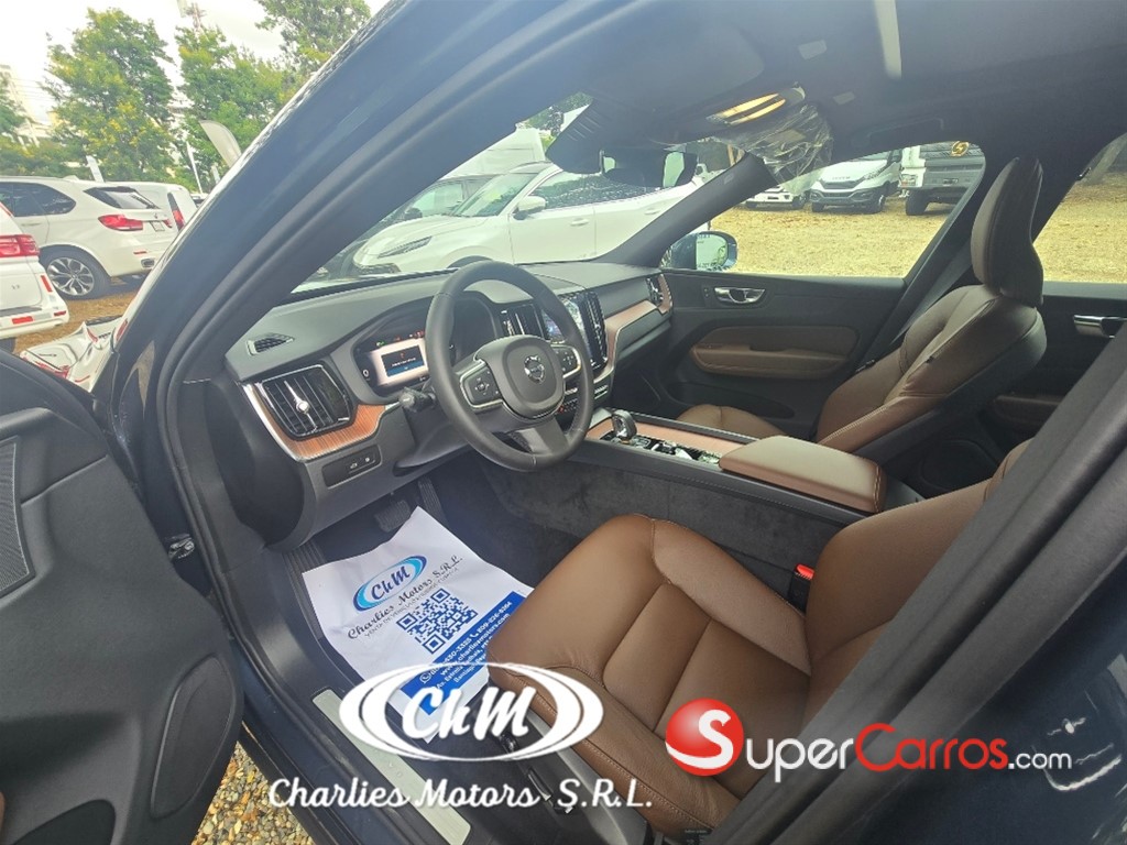2025 Volvo XC60 Plus Recharge — foto 5 / 11