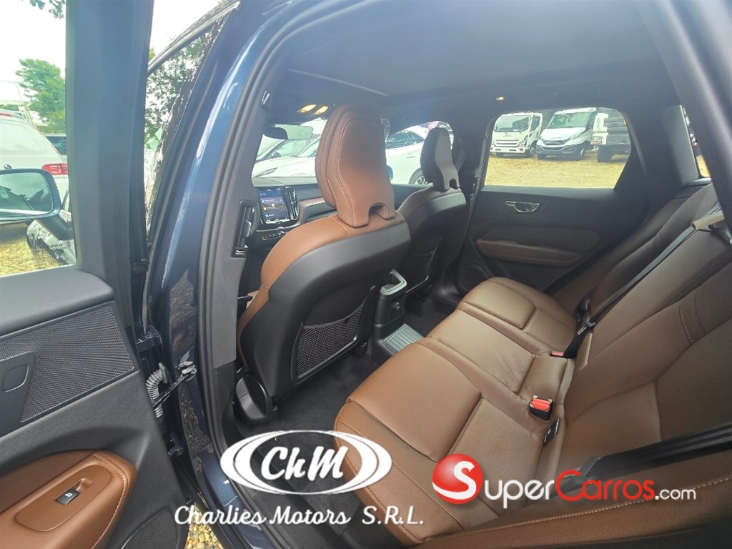 2025 Volvo XC60 Plus Recharge — foto 6 / 11