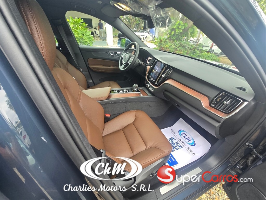2025 Volvo XC60 Plus Recharge — foto 7 / 11