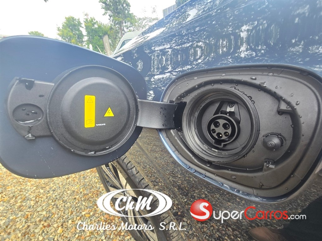 2025 Volvo XC60 Plus Recharge — foto 9 / 11