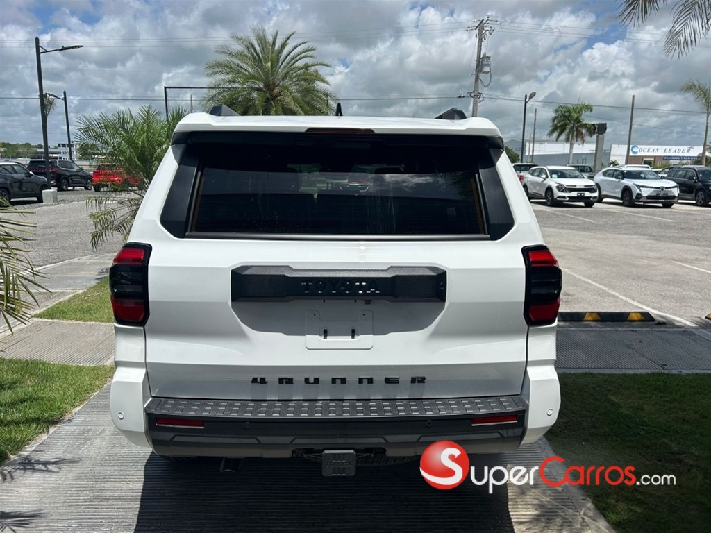2026 Toyota 4 Runner SR5 — foto 6 / 9
