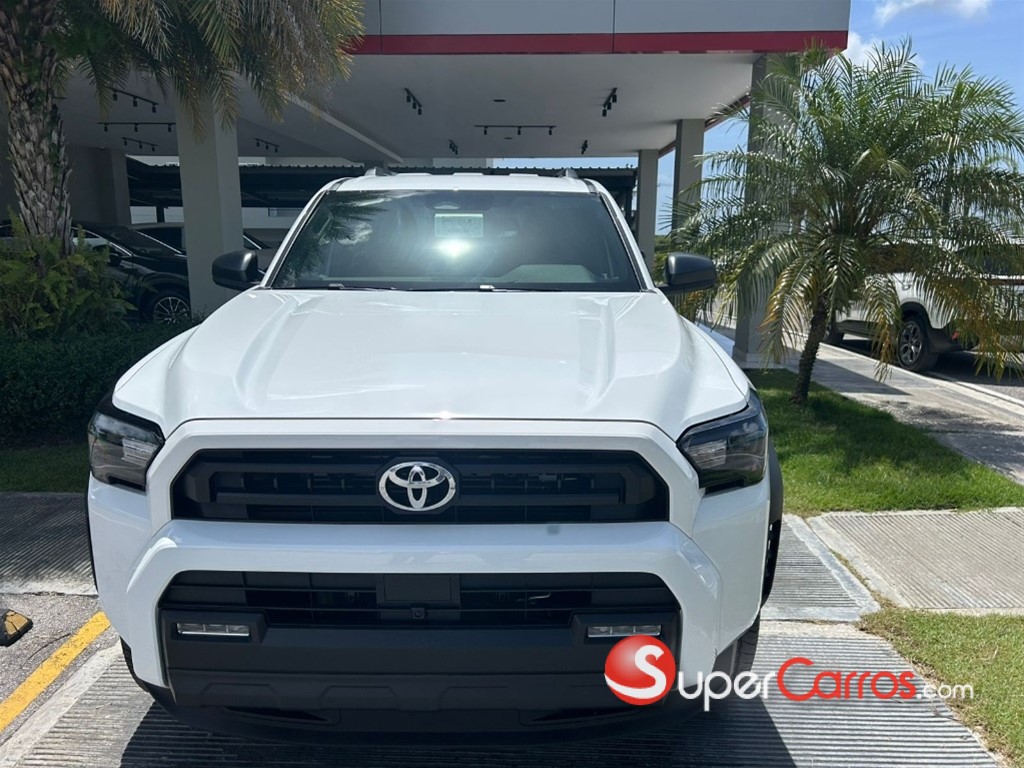 2026 Toyota 4 Runner SR5 — foto 9 / 9