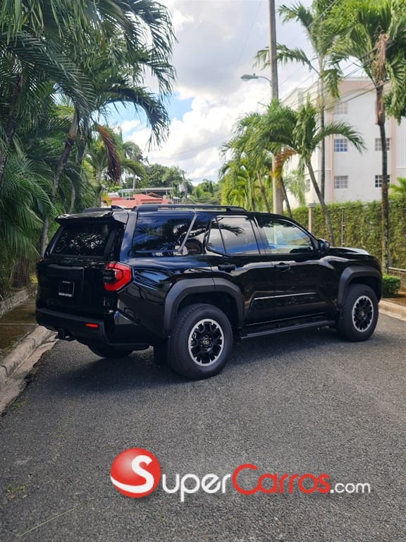 2026 Toyota 4 Runner SR5 — foto 4 / 8