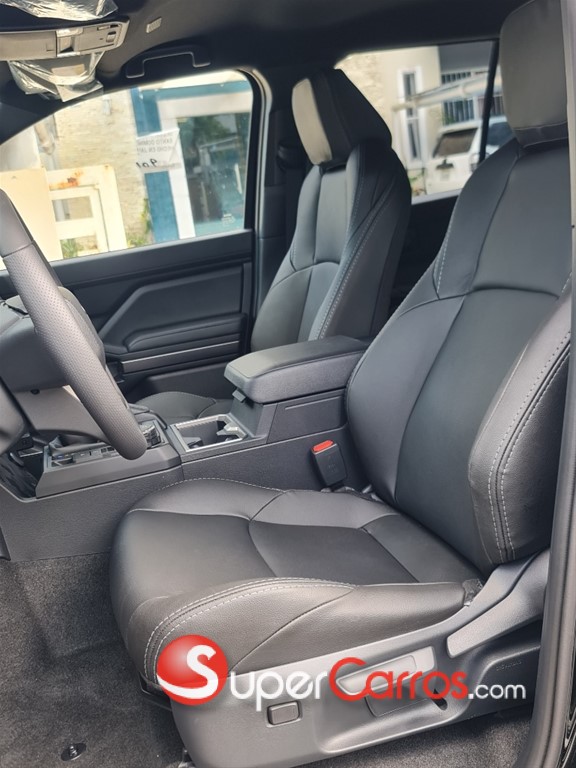 2026 Toyota 4 Runner SR5 — foto 6 / 8