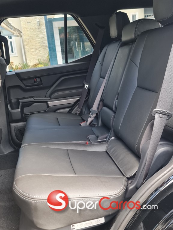 2026 Toyota 4 Runner SR5 — foto 8 / 8