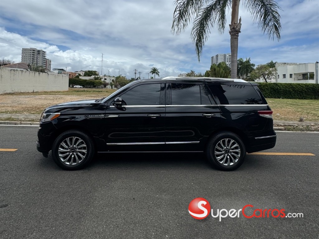 2023 Lincoln Navigator Premier — foto 2 / 12