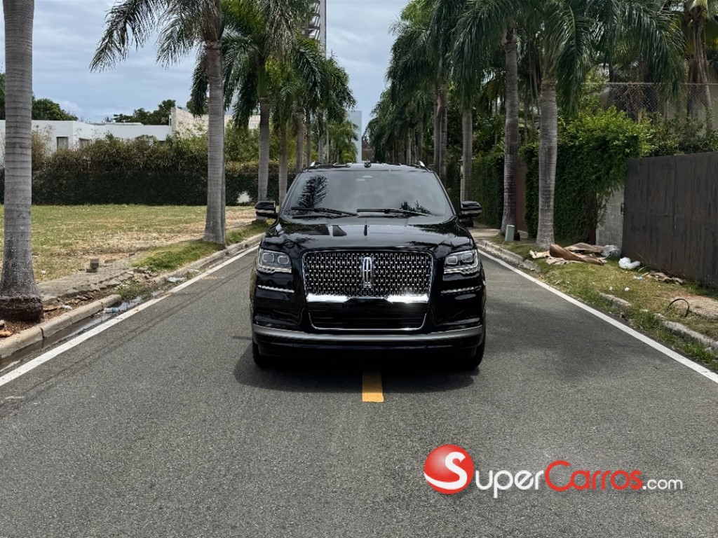 2023 Lincoln Navigator Premier — foto 8 / 12