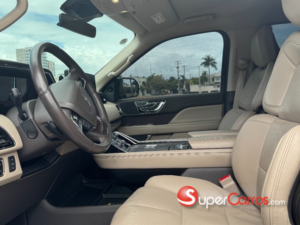 2023 Lincoln Navigator Premier — foto 9 / 12