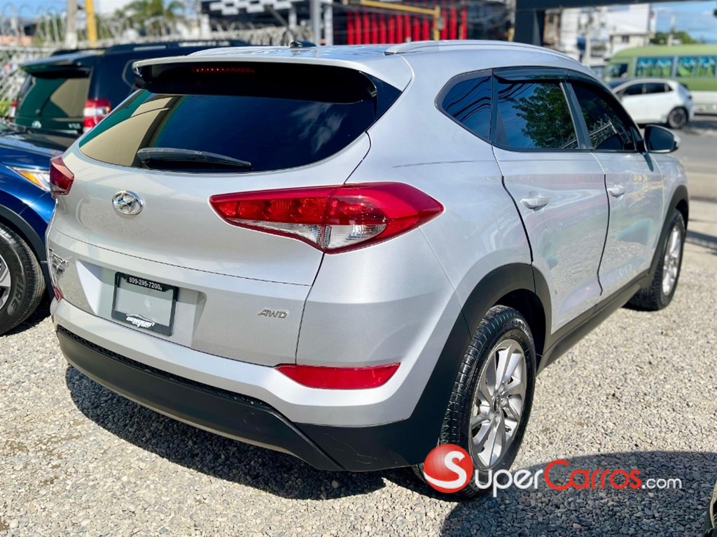 2016 Hyundai Tucson SE — foto 2 / 9