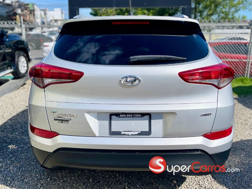 2016 Hyundai Tucson SE — foto 3 / 9