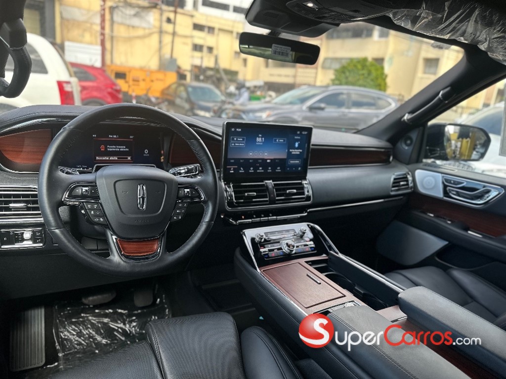 2024 Lincoln Navigator Reserve I — foto 9 / 12
