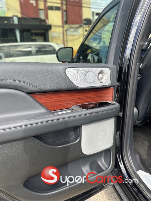 2024 Lincoln Navigator Reserve I — foto 10 / 12
