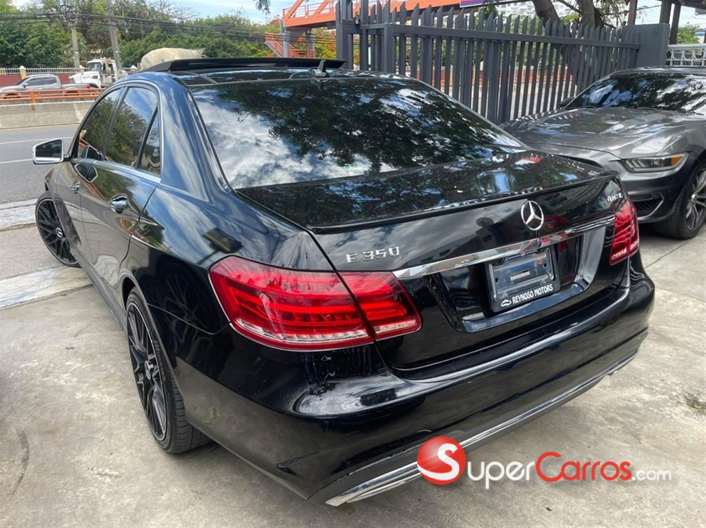 2015 Mercedes-Benz Clase E 300 4MATIC — foto 3 / 10
