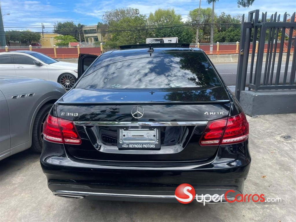 2015 Mercedes-Benz Clase E 300 4MATIC — foto 4 / 10