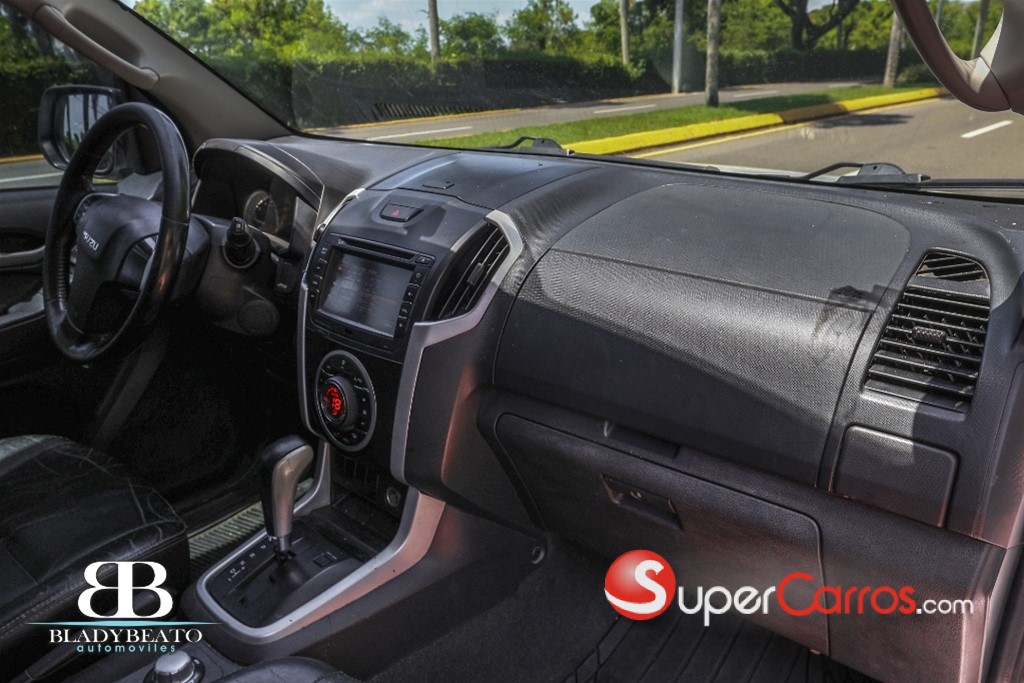 2017 Isuzu DMAX — foto 4 / 9