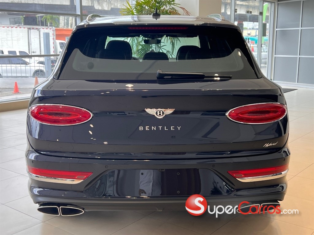 2025 Bentley Bentayga — foto 3 / 11