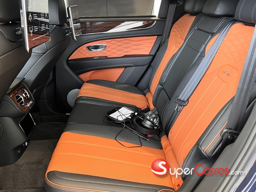 2025 Bentley Bentayga — foto 9 / 11
