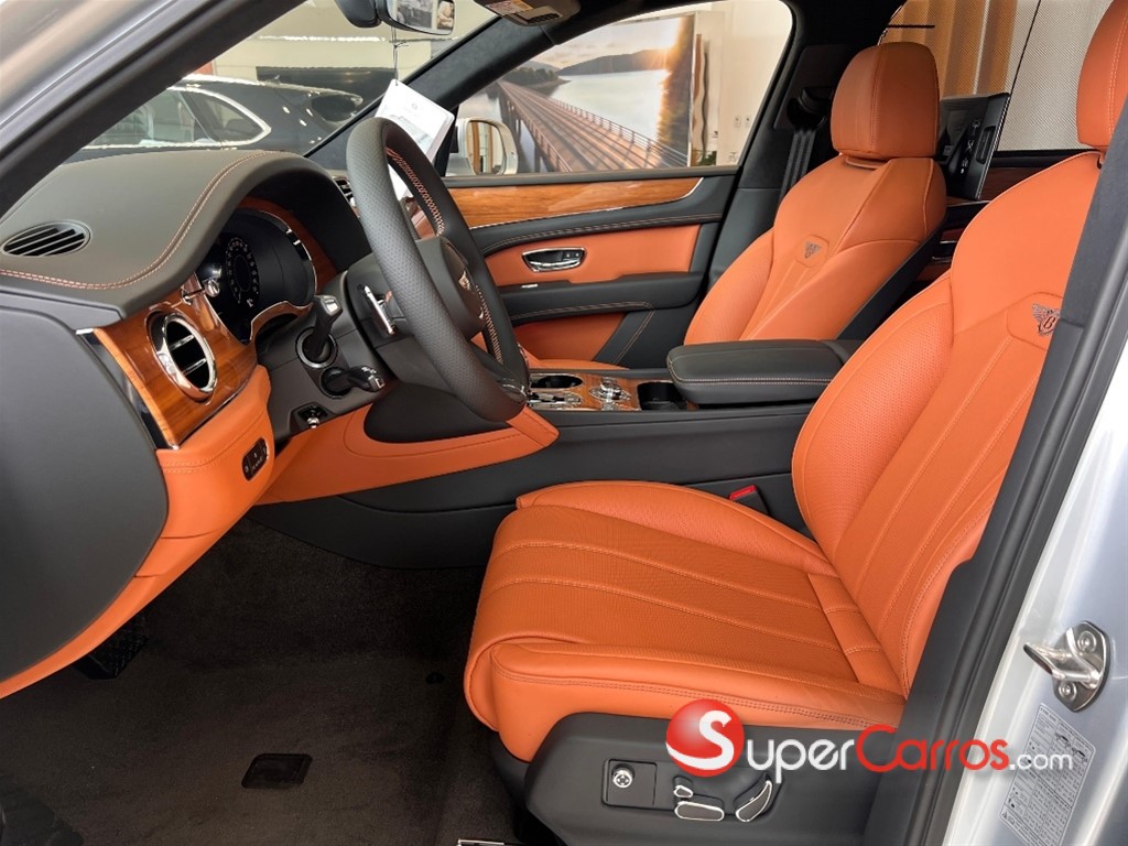 2024 Bentley Bentayga — foto 6 / 10