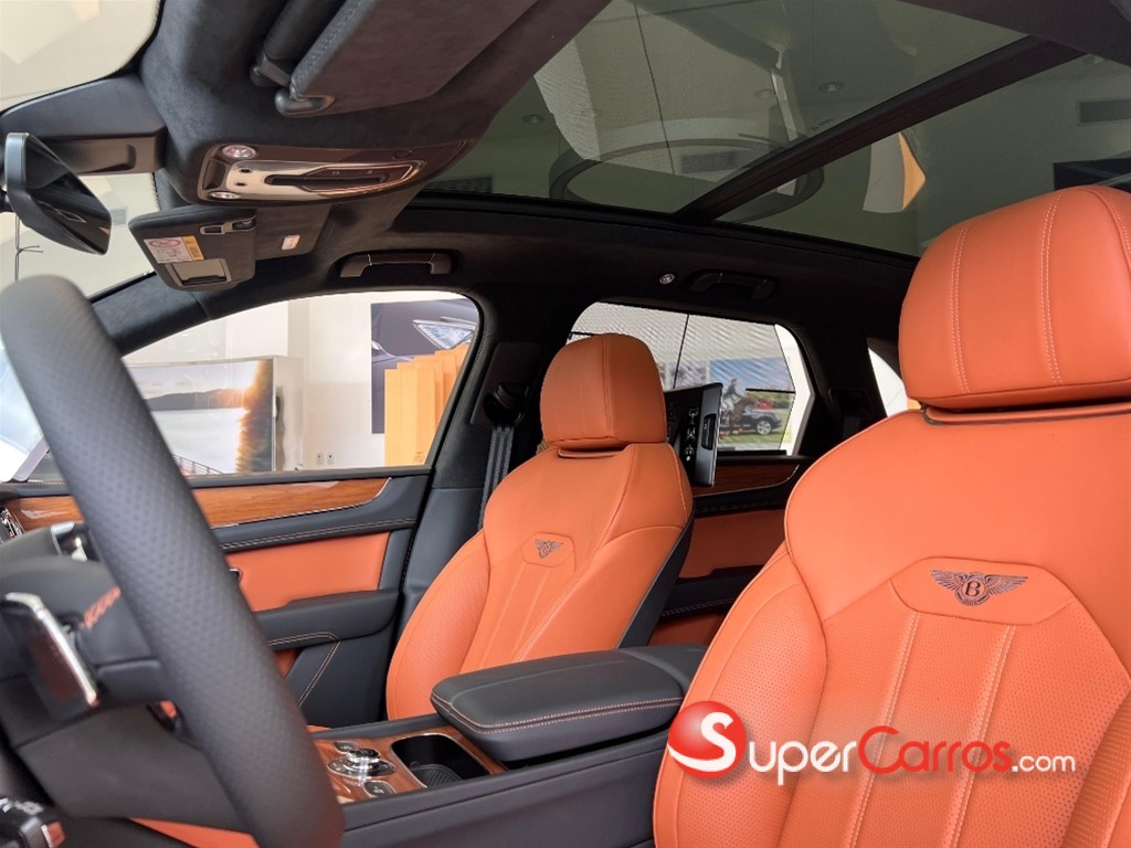 2024 Bentley Bentayga — foto 7 / 10