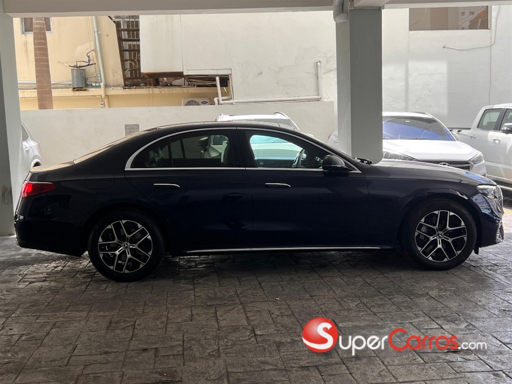 2026 Mercedes-Benz Clase E 300 — foto 4 / 11