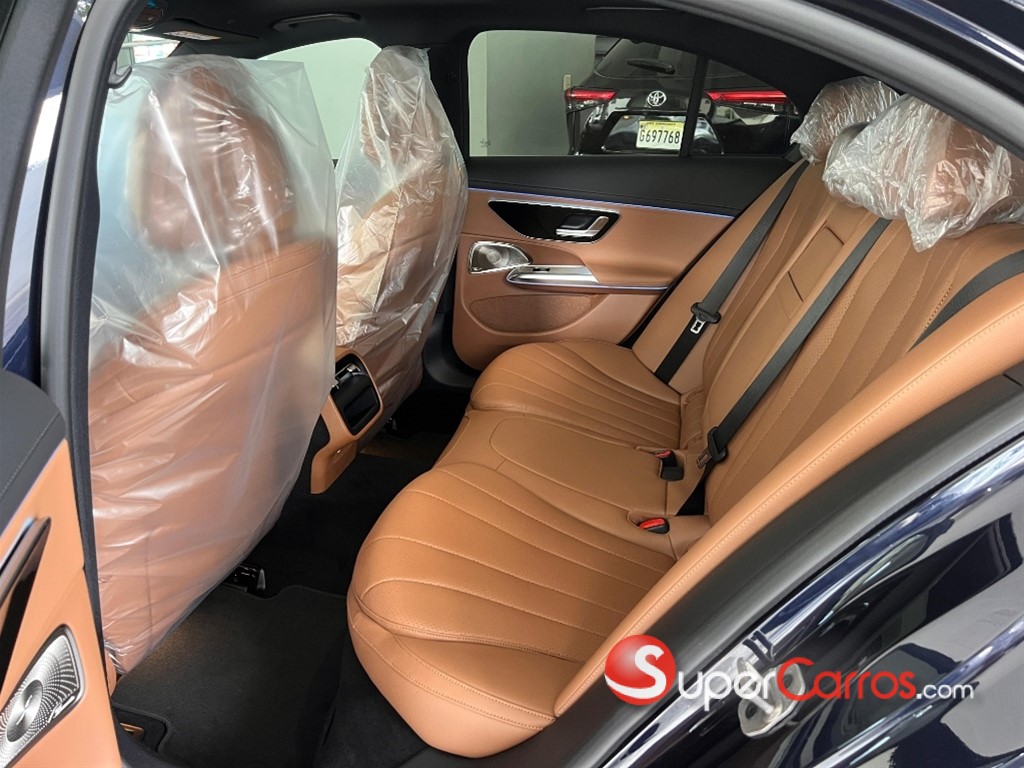 2026 Mercedes-Benz Clase E 300 — foto 9 / 11