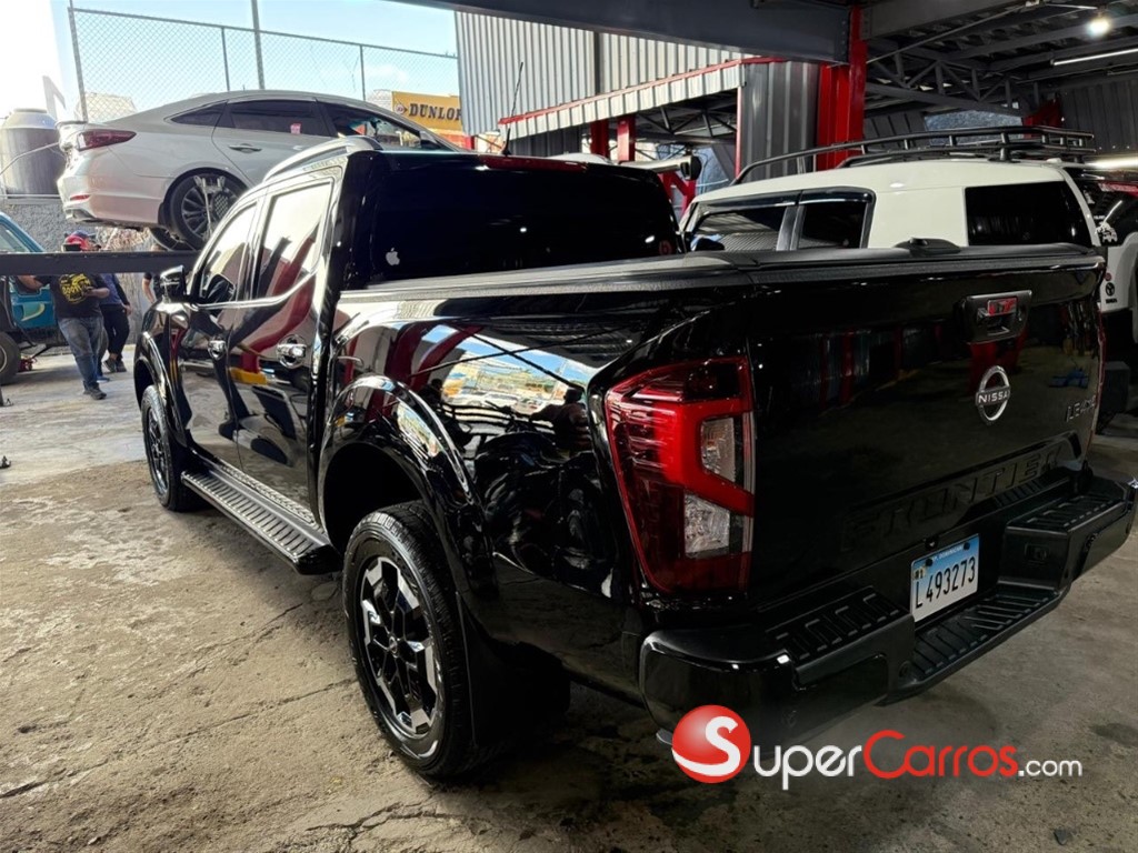 2024 Nissan Frontier LE — foto 4 / 5