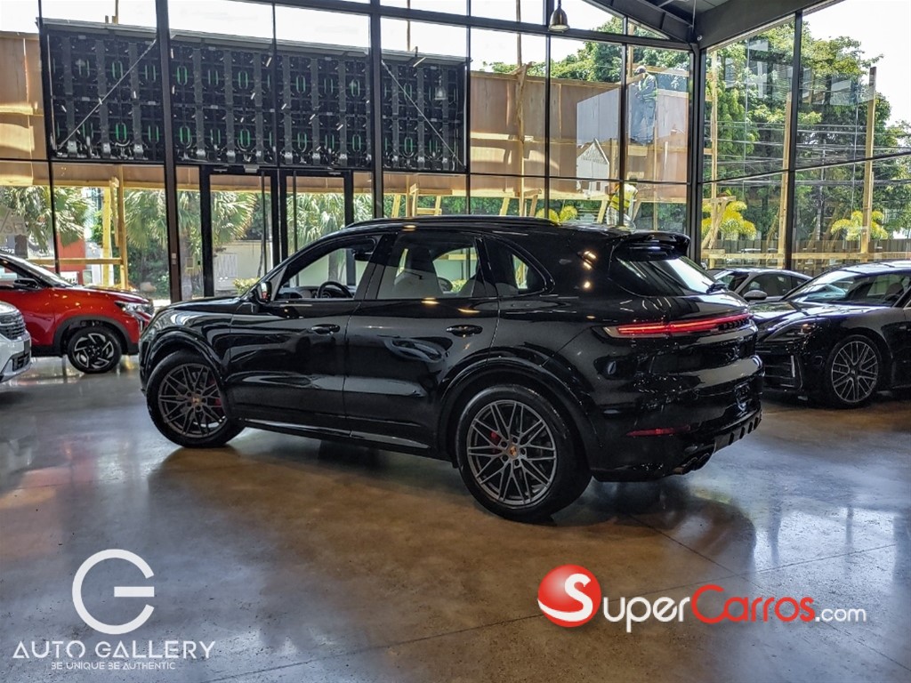 2025 Porsche Cayenne GTS — foto 2 / 11
