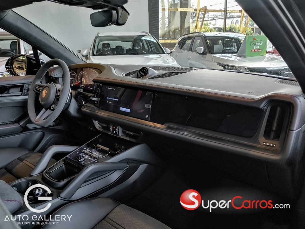 2025 Porsche Cayenne GTS — foto 8 / 11