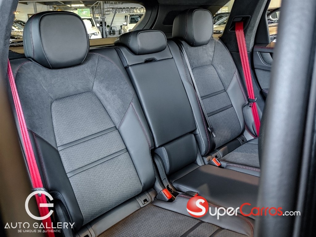 2025 Porsche Cayenne GTS — foto 9 / 11