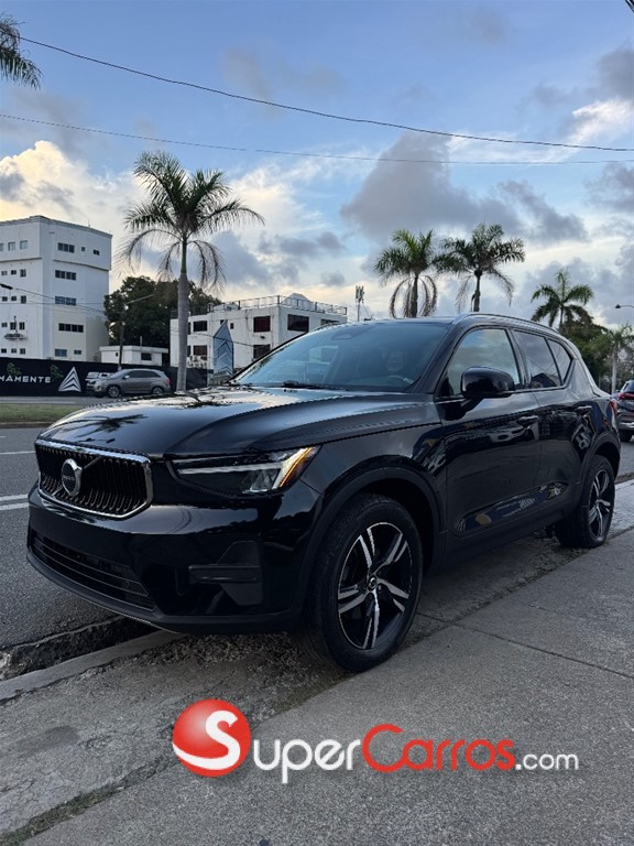2023 Volvo XC40 Momentum — foto 3 / 10