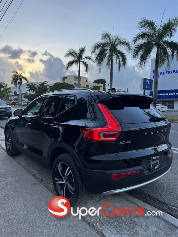 2023 Volvo XC40 Momentum — foto 7 / 10