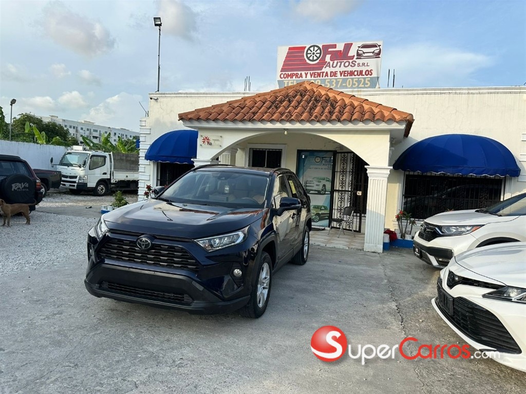 2020 Toyota RAV4 XLE — foto 4 / 9