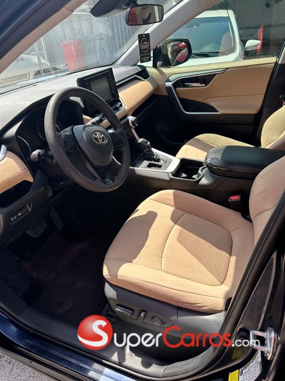 2020 Toyota RAV4 XLE — foto 8 / 9