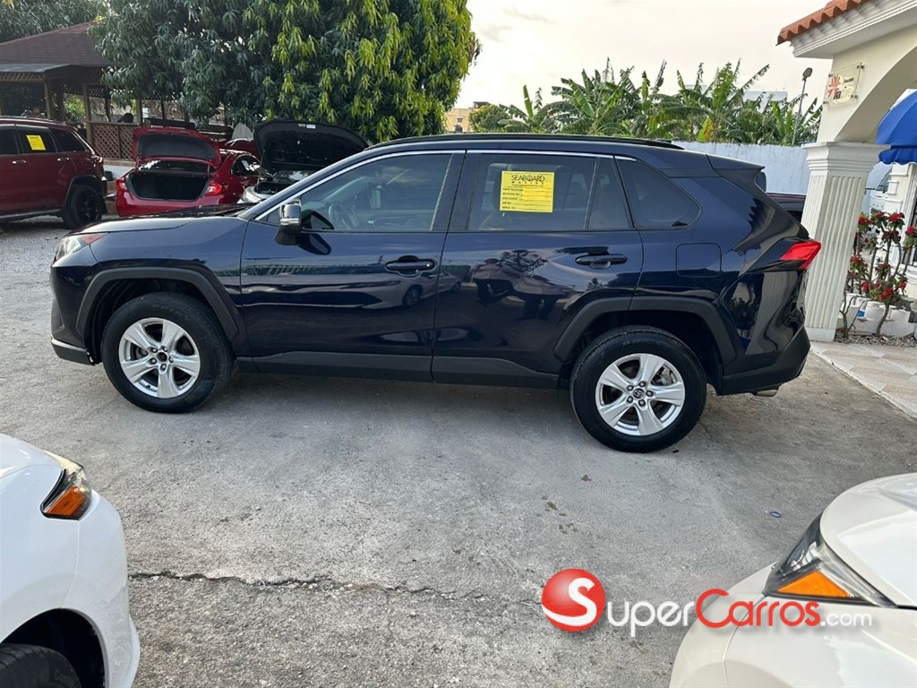 2020 Toyota RAV4 XLE — foto 9 / 9