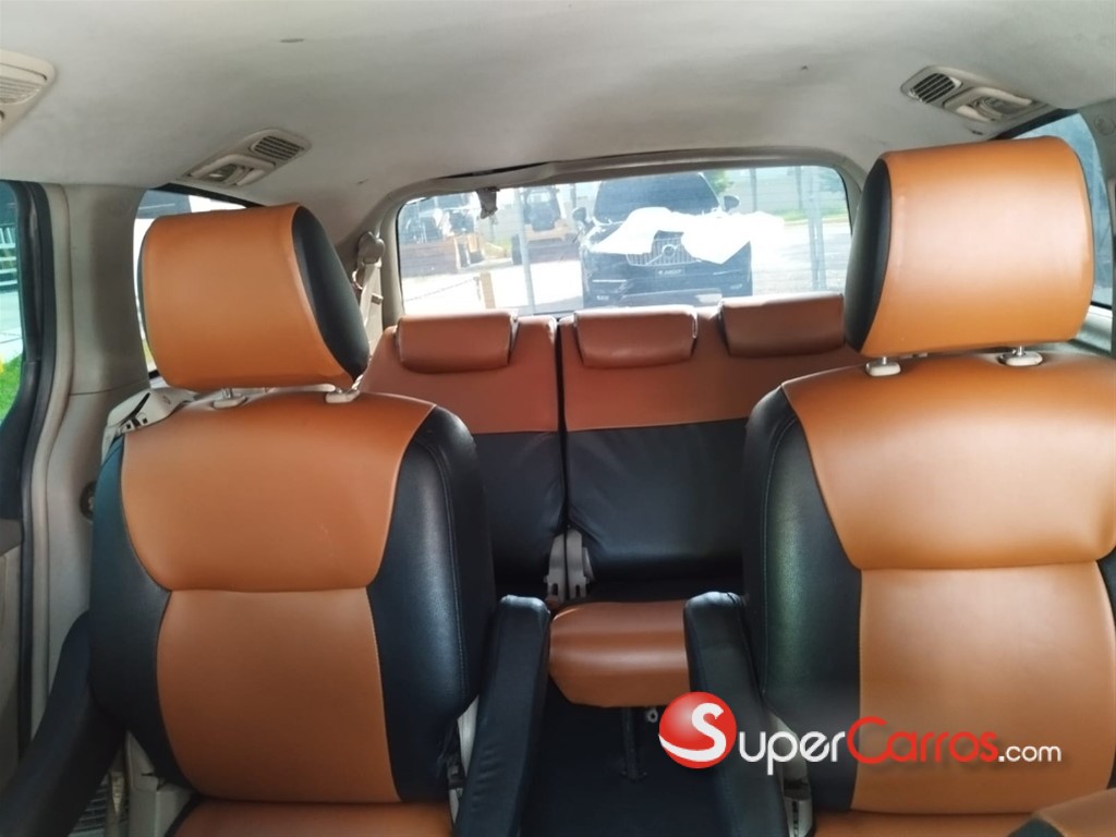 2010 Toyota Sienna LE — foto 3 / 7