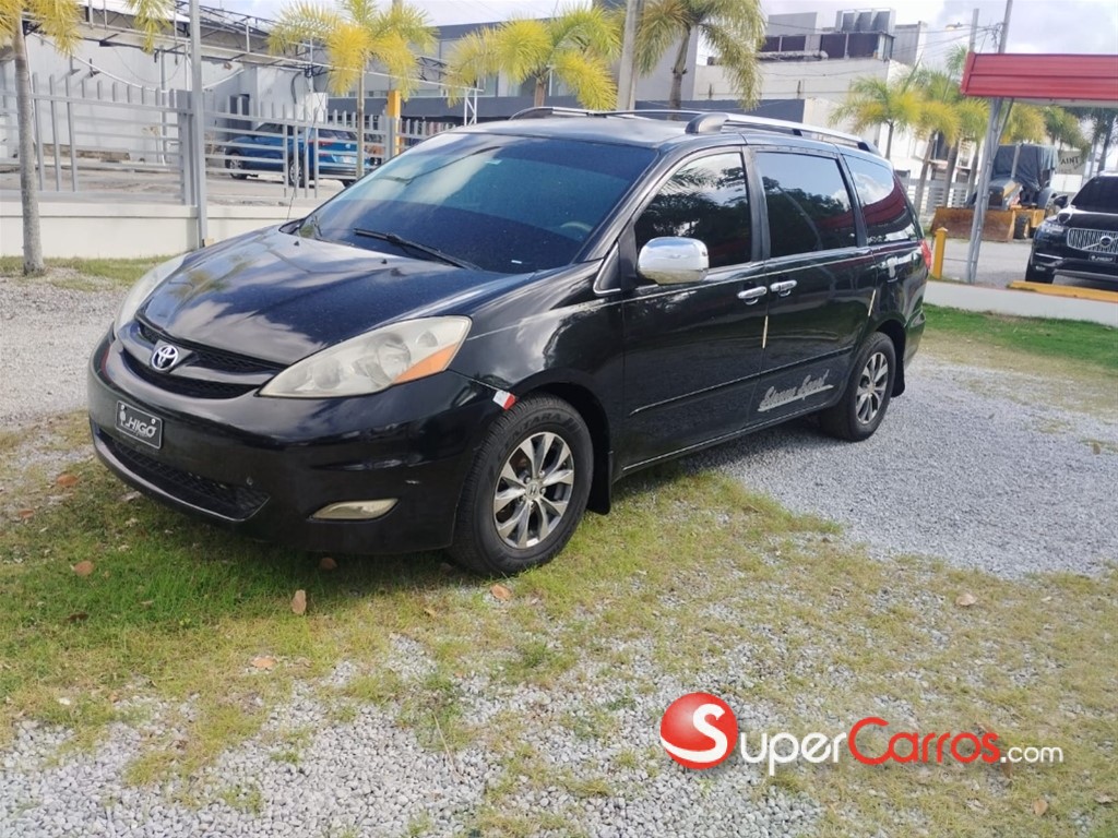 2010 Toyota Sienna LE — foto 4 / 7