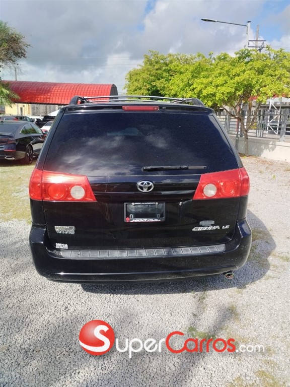 2010 Toyota Sienna LE — foto 5 / 7