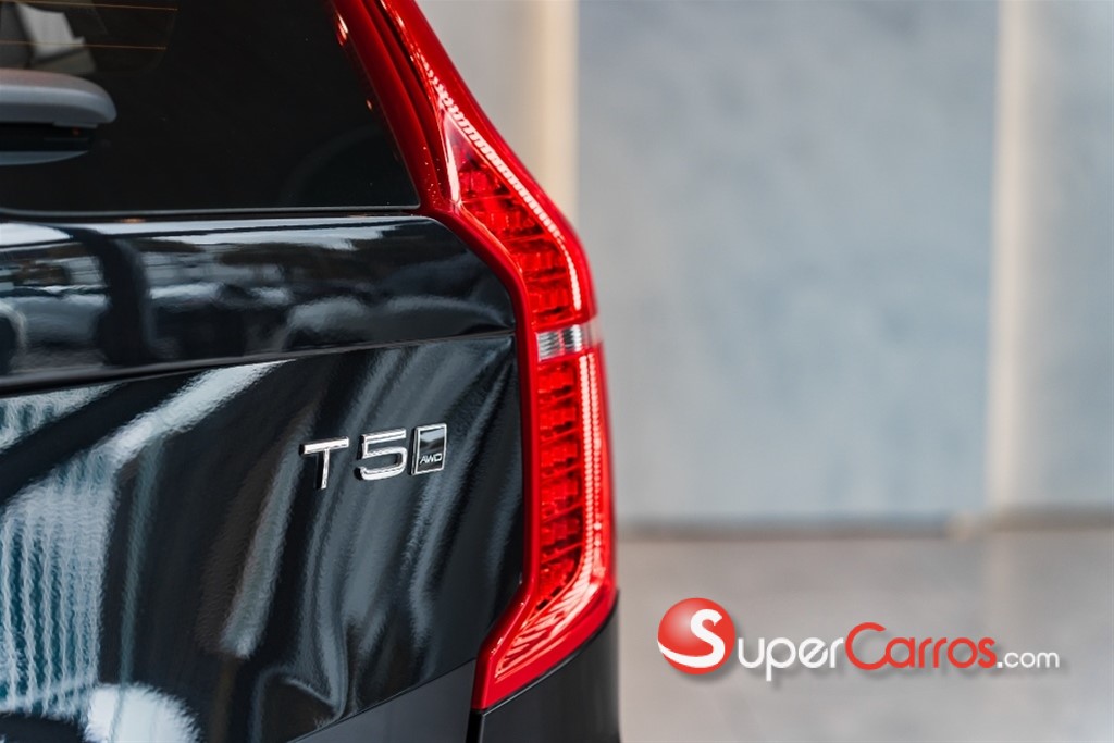 2021 Volvo XC90 Momentum T5 — foto 7 / 12