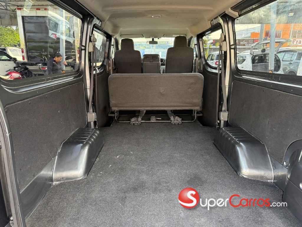 2020 Nissan Caravan — foto 8 / 11