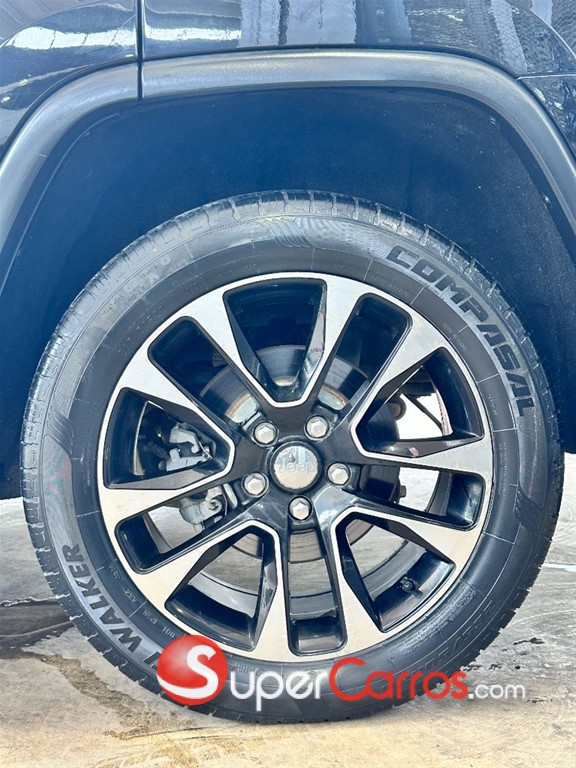 2017 Jeep Grand Cherokee Limited — foto 9 / 12