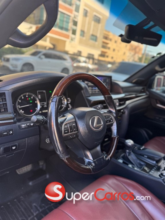 2017 Lexus LX 570 — foto 6 / 12
